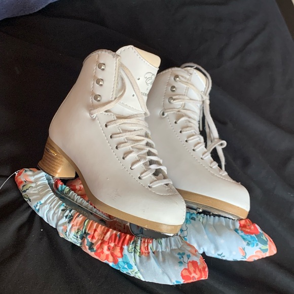 Jackson Elle figure skates 13W with mirage blades - Picture 1 of 7
